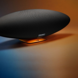 Bowers and Wilkins ZEPPELIN McLaren Edition